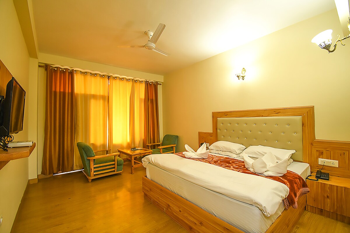 WiFi (free), bed sheets