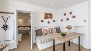 Panoramic House | 1 bedroom, free WiFi, bed sheets - Vouno Country Studio (Milos)