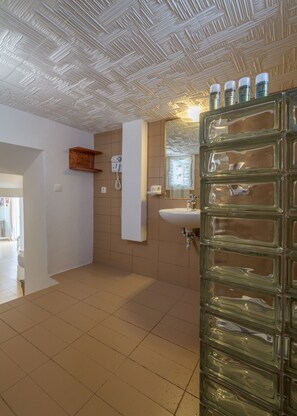 Panoramic House | Bathroom - Vouno Country Studio (Milos)