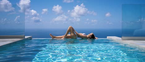 Special Offer Suite with Heated Pool and Sea View | Terrace/patio