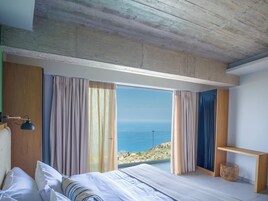 3 Bedrooms Grand Villa with Private Heated Pool | Χρηματοκιβώτιο στο δωμάτιο, γραφείο, ηχομόνωση, σίδερο/σιδερώστρα 
