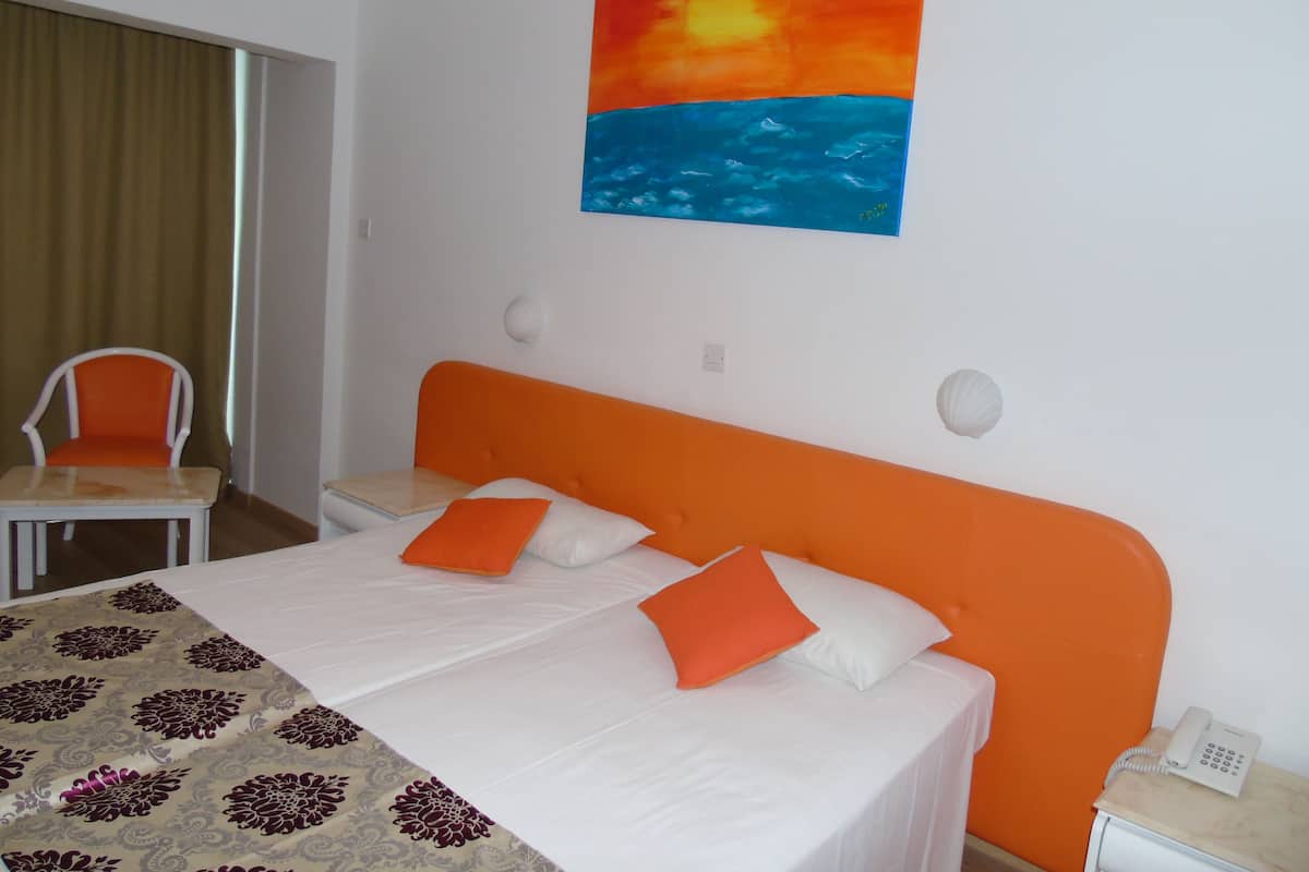 Decoración personalizada, muebles diferentes y escritorio