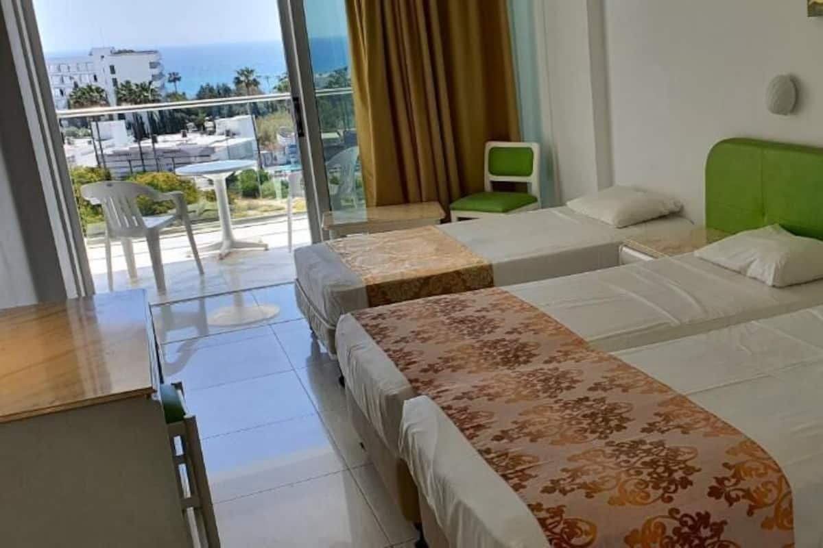 Decoración personalizada, muebles diferentes y escritorio