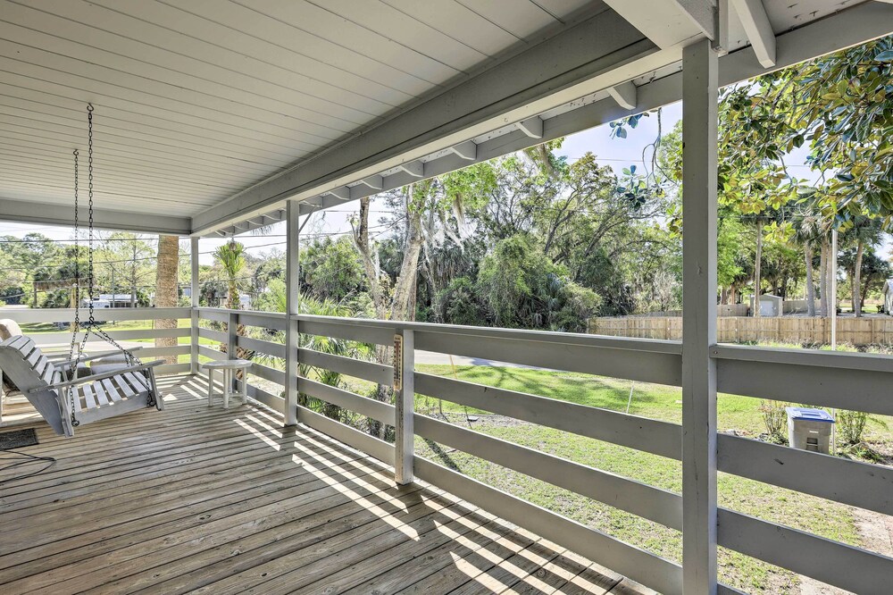 ‘Tailing Tides’ Getaway w/ Covered Boat Parking!
