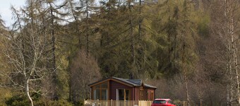 2-bed Cottage With Hot Tub at Loch Achilty, Nc500