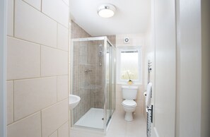 Cabin | Bathroom