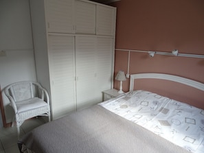 1 bedroom, iron/ironing board, free WiFi, bed sheets
