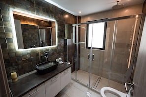 Bathroom - Serenity Suites Sea View 2 (Zacharo)