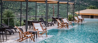 Serenity Suites Sea View 3