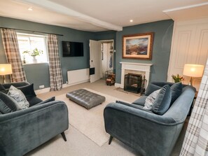 Cottage | Interior