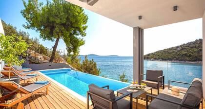 Villa Endless Summer - 5 Star beachfront villa with a pool by MyWaycation