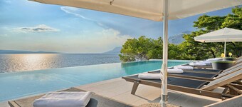 Villa Platinum - outstanding beachfront villa with 9 bedrooms by MyWaycation