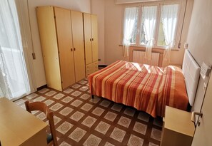2 habitaciones, tabla de planchar con plancha y wifi gratis