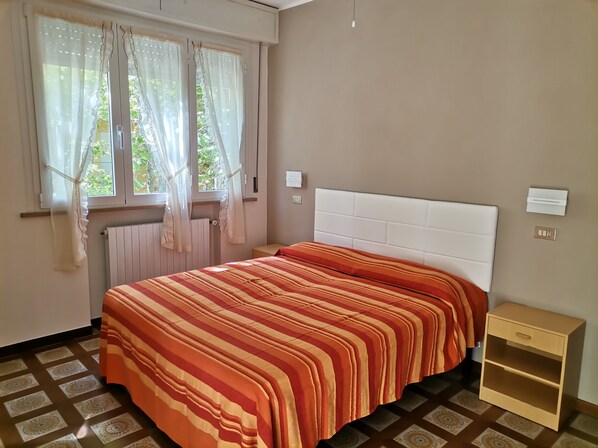 2 habitaciones, tabla de planchar con plancha y wifi gratis