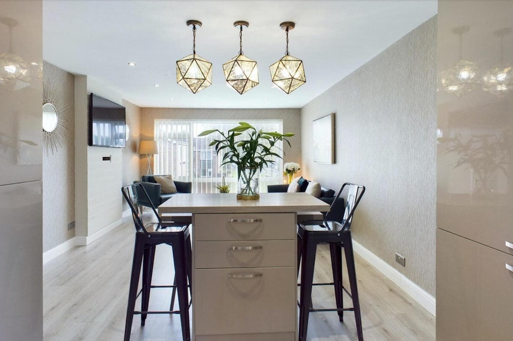 Inviting 2-bed House in Newcastle Upon Tyne