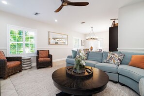 TV connectée, jeux vidéo, baby-foot