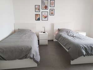 3 chambres, bureau, fer et planche à repasser, Wi-Fi gratuit