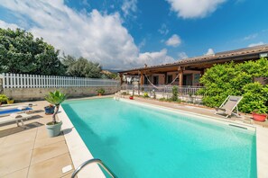 Outdoor pool - Villa Venere - Elegant Sicilian Refuge with a View of Mount Etna  (Piedimonte Etneo)
