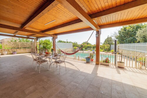 Villa Venere - Elegant Sicilian Refuge with a View of Mount Etna 