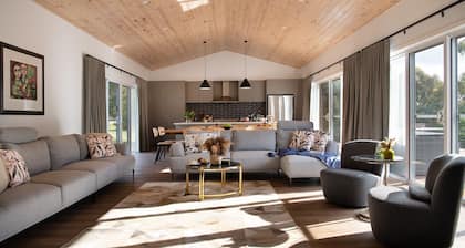 Brandy Hot Forest Retreat - 16 guests | Free Wifi