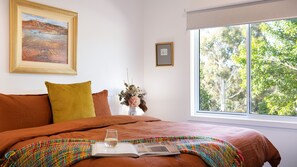 5 bedrooms, Internet, bed sheets