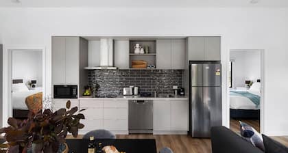 Banksia Villa- Modern two bedroom Villa with country views