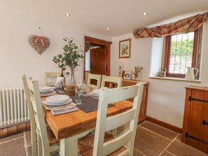 Cottage | Private kitchen | Fridge, dishwasher, electric kettle, toaster - Hope Cottage (Bakewell)