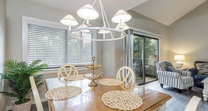 2354 Racquet Club: Spacious Pet Friendly Villa, Free Bikes, Pool, Tennis