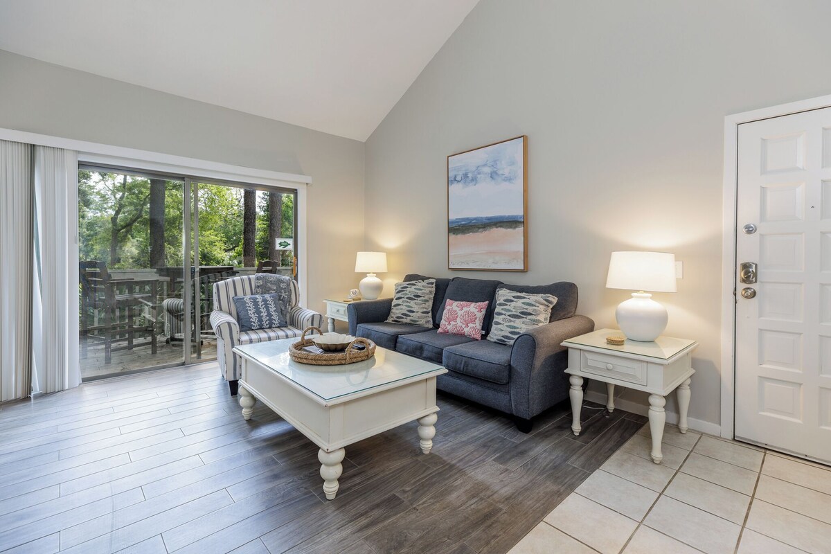 2354 Racquet Club: Spacious Pet Friendly Villa, Free Bikes, Pool, Tennis