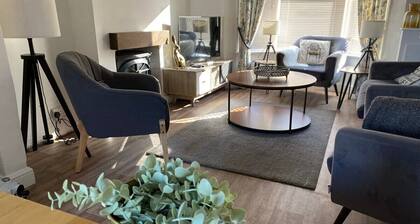 Tudor House by STAE-Homes