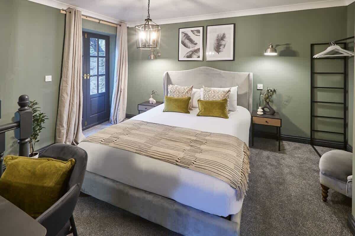 3 chambres, fer et planche à repasser, Wi-Fi, draps fournis