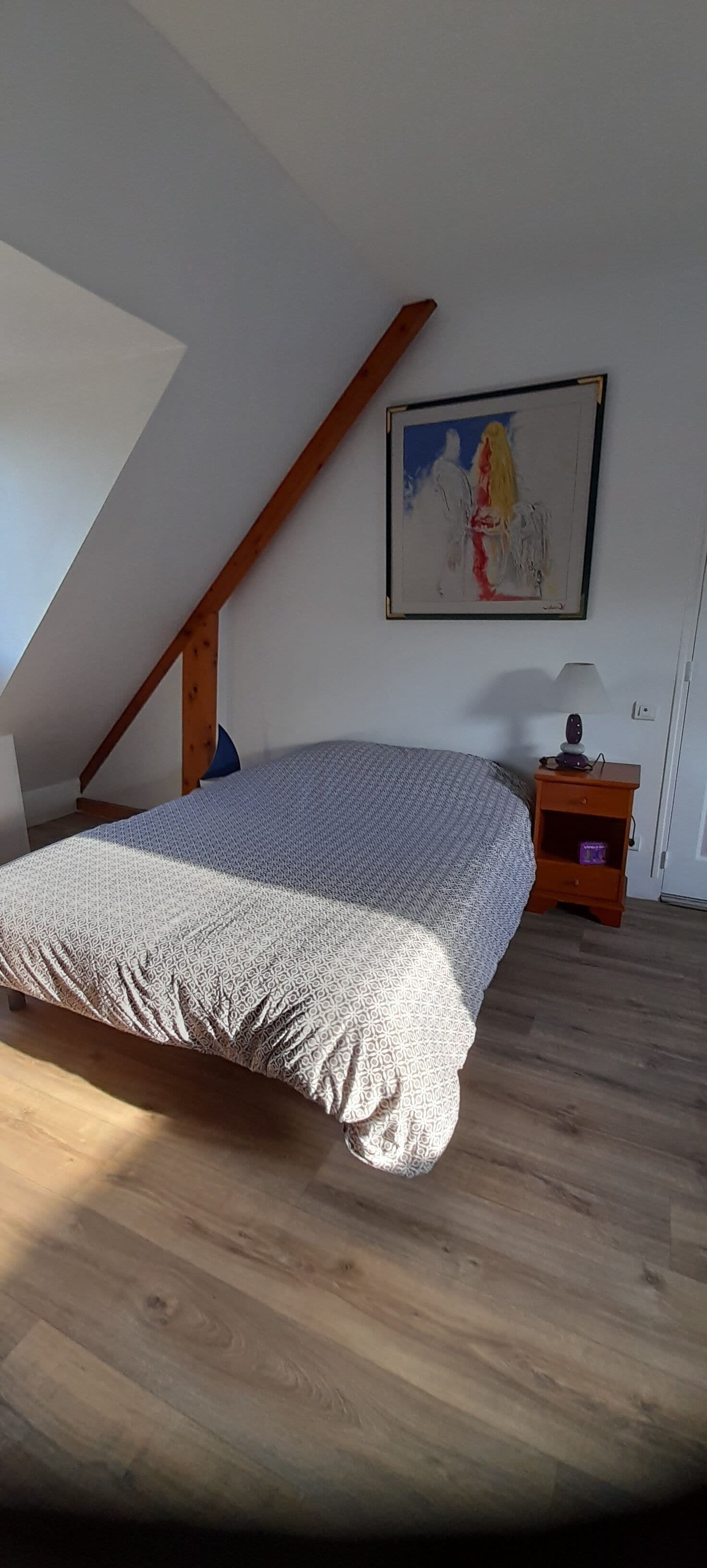 Large private room 2 places and 1 cot in a quiet area, outside housing estate