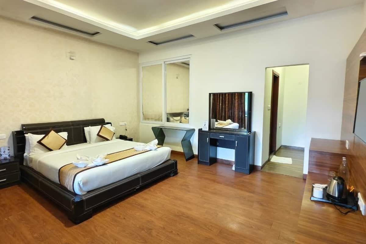 Premium kamer | Luxe beddengoed, een strijkplank/strijkijzer, beddengoed