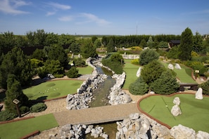 Mini-golf
