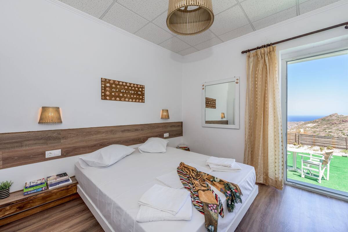 In-room safe, free WiFi