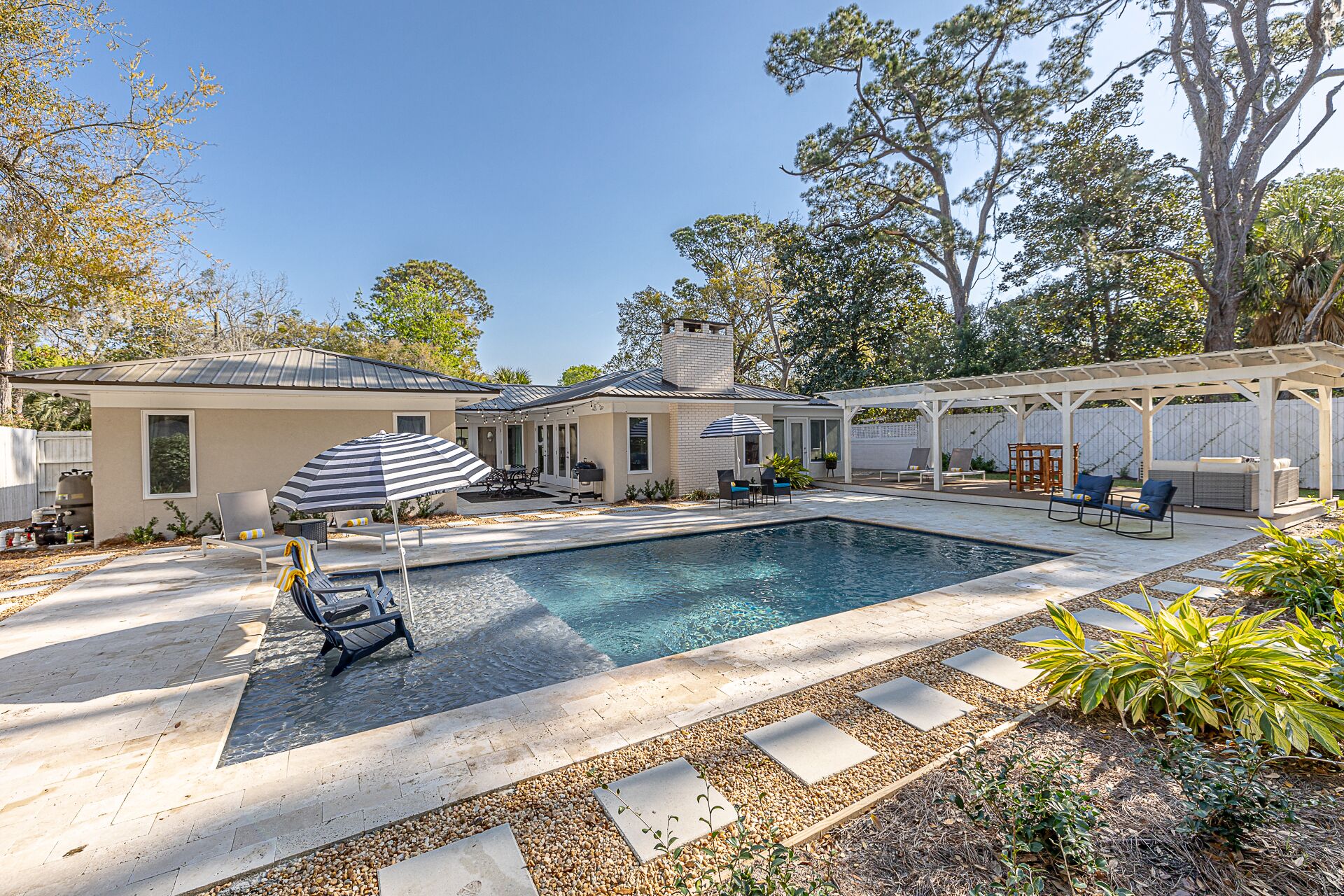 The Island Pearl! Perfect Private Escape with Private Pool, Newly Renovated, Great Outdoor Spaces!