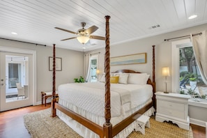 4 bedrooms, iron/ironing board, free WiFi, bed sheets