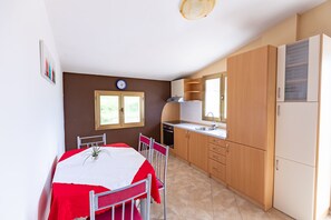 Departamento (Apartments Bella Vista Lilly - One Be) | Cocina privada | Refrigerador 