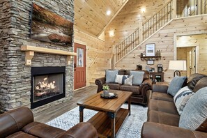 Smart TV, caminetto, tavolo da calcetto