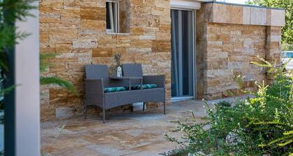 MariAna / Holiday House MariAna with prvate Pool and garden