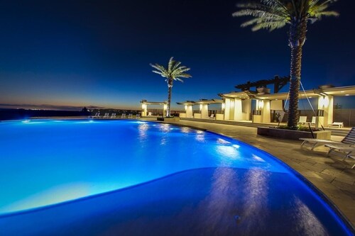 Paradise By The Sea 4 Bedroom Home by RedAwning