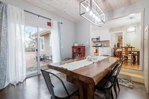 Casa, 3 quartos | Cozinha privada | Geladeira, fogão, cooktop, cafeteira/chaleira