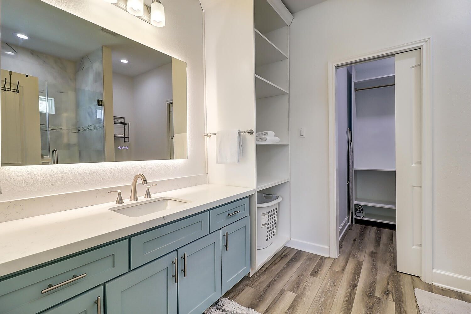 Crazy Crane 3 Bedroom Home by Redawning