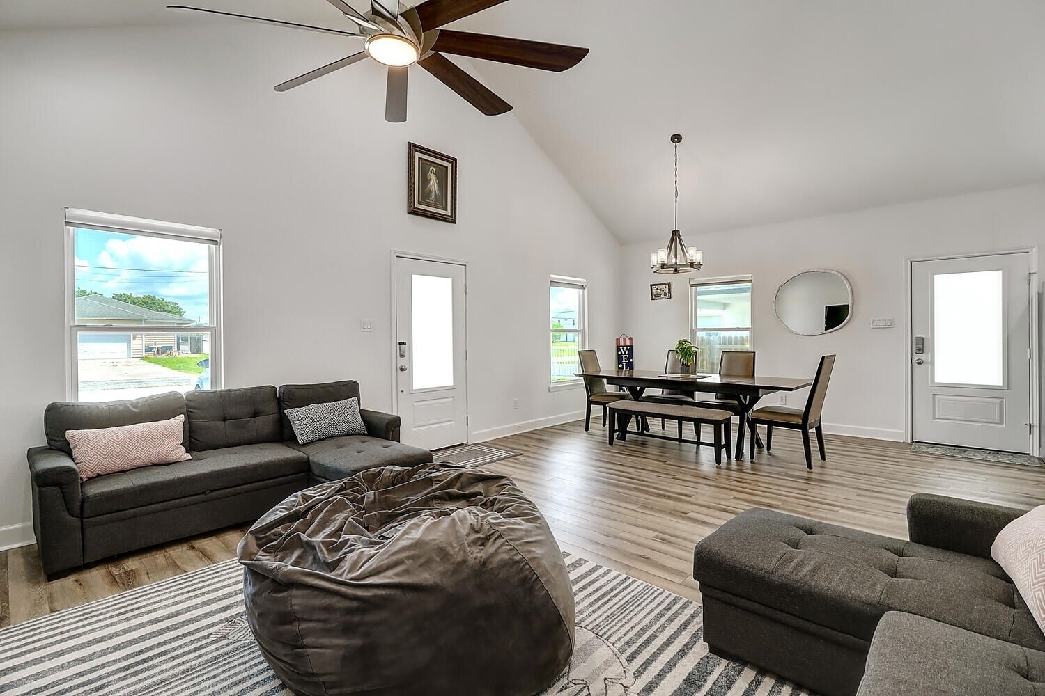 Crazy Crane 3 Bedroom Home by Redawning