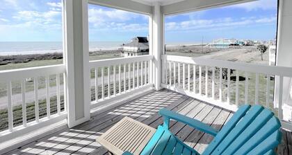 The Green Seahorse 4 Bedroom Home by RedAwning