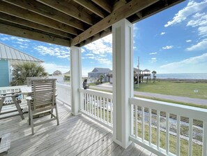 House, 4 Bedrooms | Balcony - The Green Seahorse 4 Bedroom Home by RedAwning (Port Bolivar)