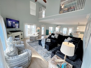 House, 4 Bedrooms | Living room