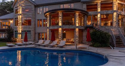 Tuckers Cove 7 Bedroom Home by RedAwning