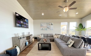 House, 3 Bedrooms | Living area | Smart TV