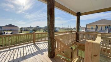 House, 3 Bedrooms | Property grounds